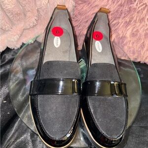 Dr. Scholl's Black Flats with Patent Leather Strap